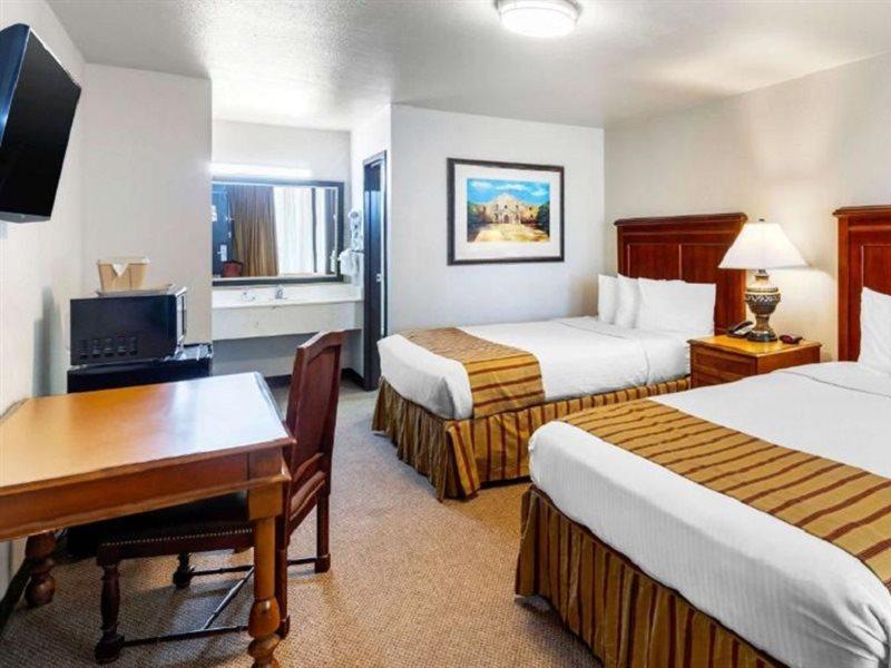 แม็คนูสัน แกรนด์ โฮเต็ล แอนด์ คอนเฟอเรนซ์ เซ็นเตอร์ Hotel ไทเลอร์ ภายนอก รูปภาพ