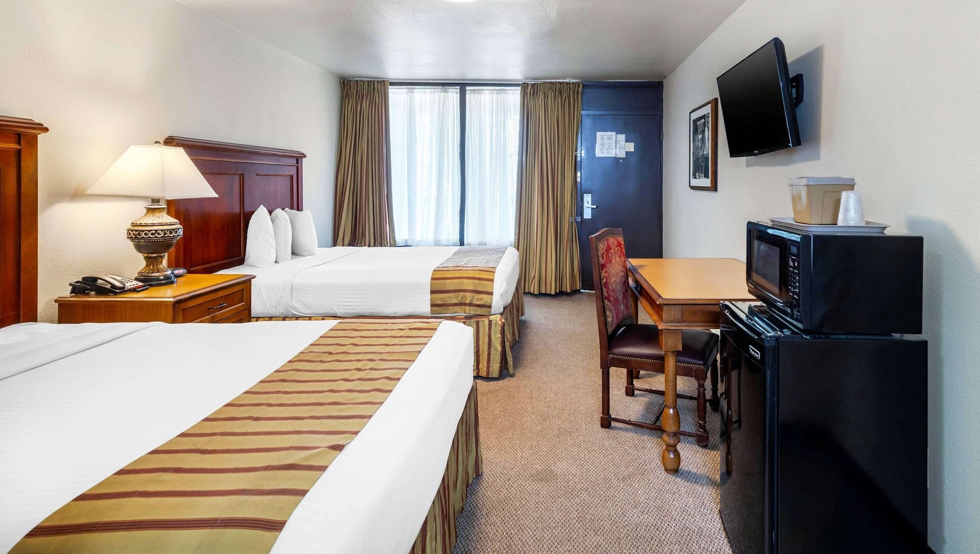 แม็คนูสัน แกรนด์ โฮเต็ล แอนด์ คอนเฟอเรนซ์ เซ็นเตอร์ Hotel ไทเลอร์ ภายนอก รูปภาพ