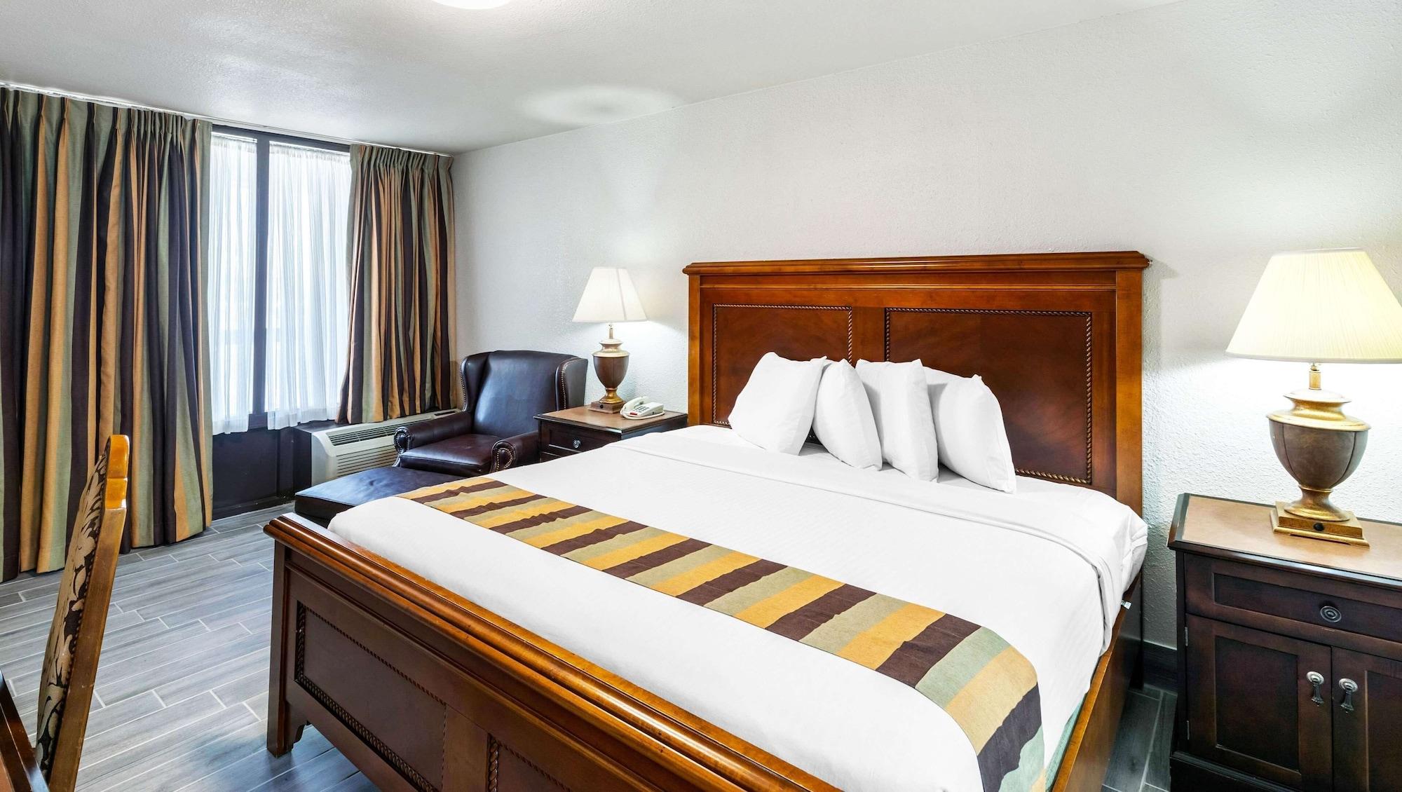 แม็คนูสัน แกรนด์ โฮเต็ล แอนด์ คอนเฟอเรนซ์ เซ็นเตอร์ Hotel ไทเลอร์ ภายนอก รูปภาพ